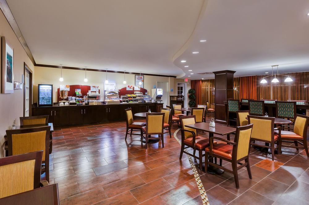 Holiday Inn Express And Suites Alpine By Ihg Екстериор снимка