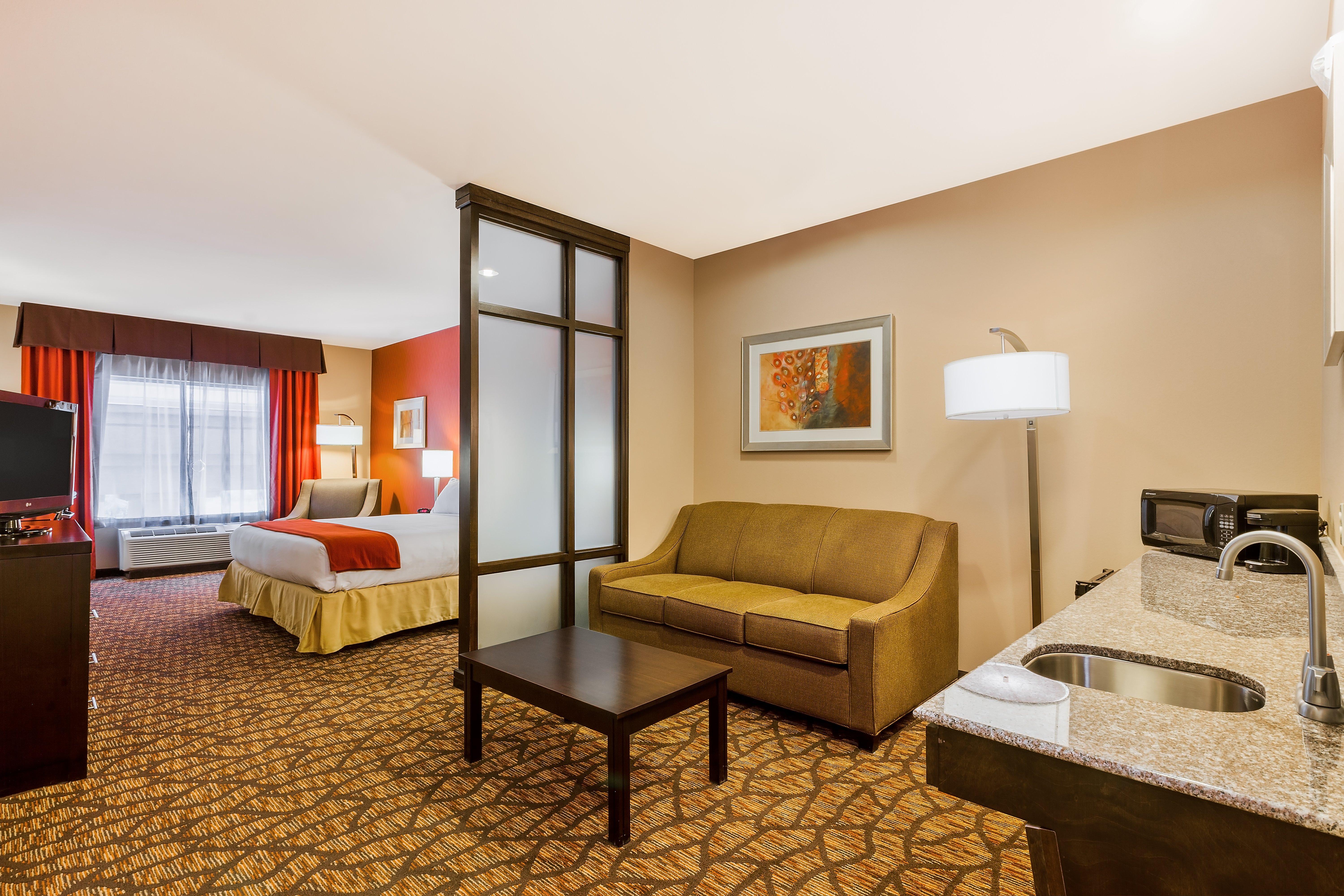 Holiday Inn Express And Suites Alpine By Ihg Екстериор снимка