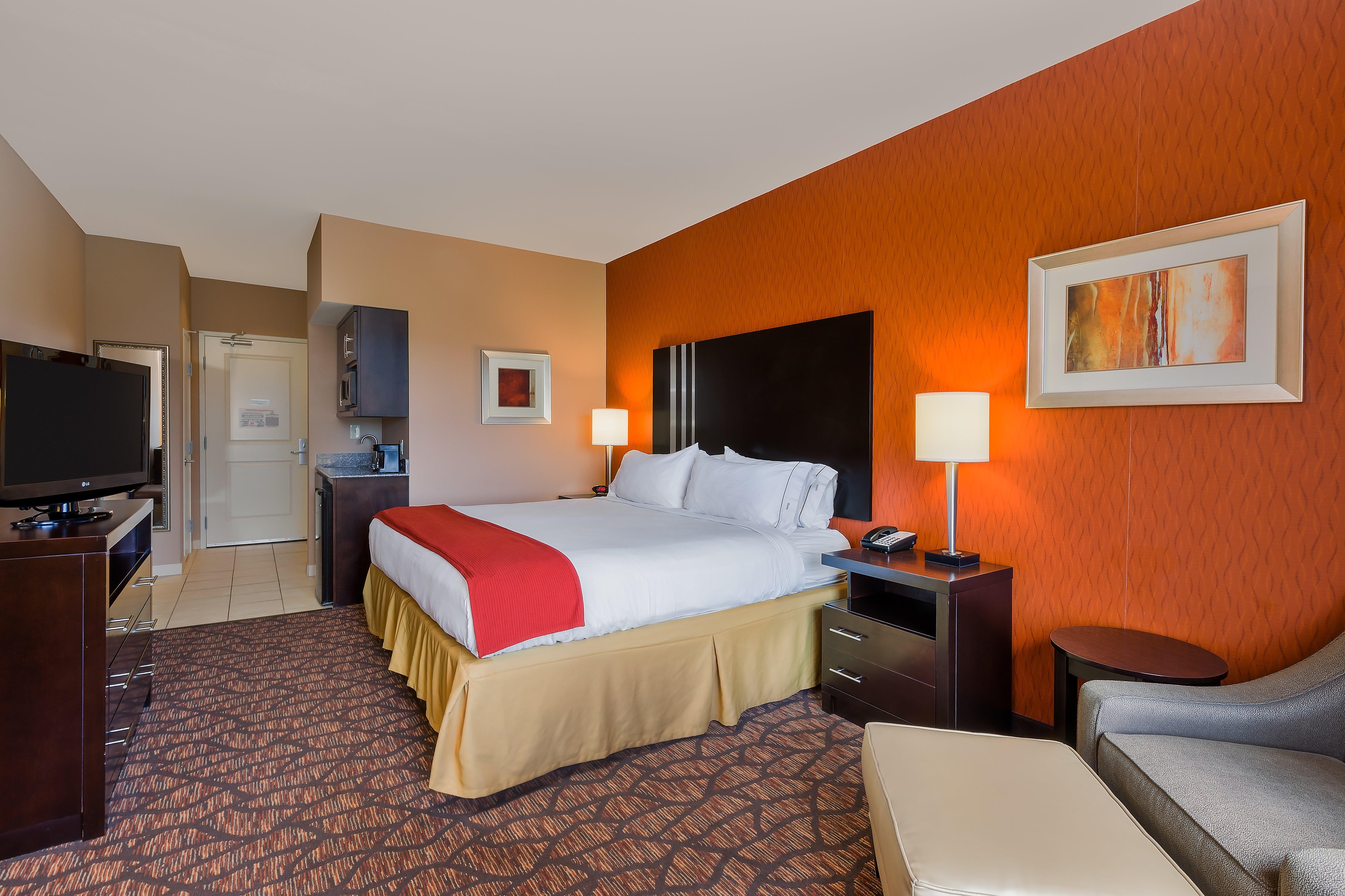 Holiday Inn Express And Suites Alpine By Ihg Екстериор снимка