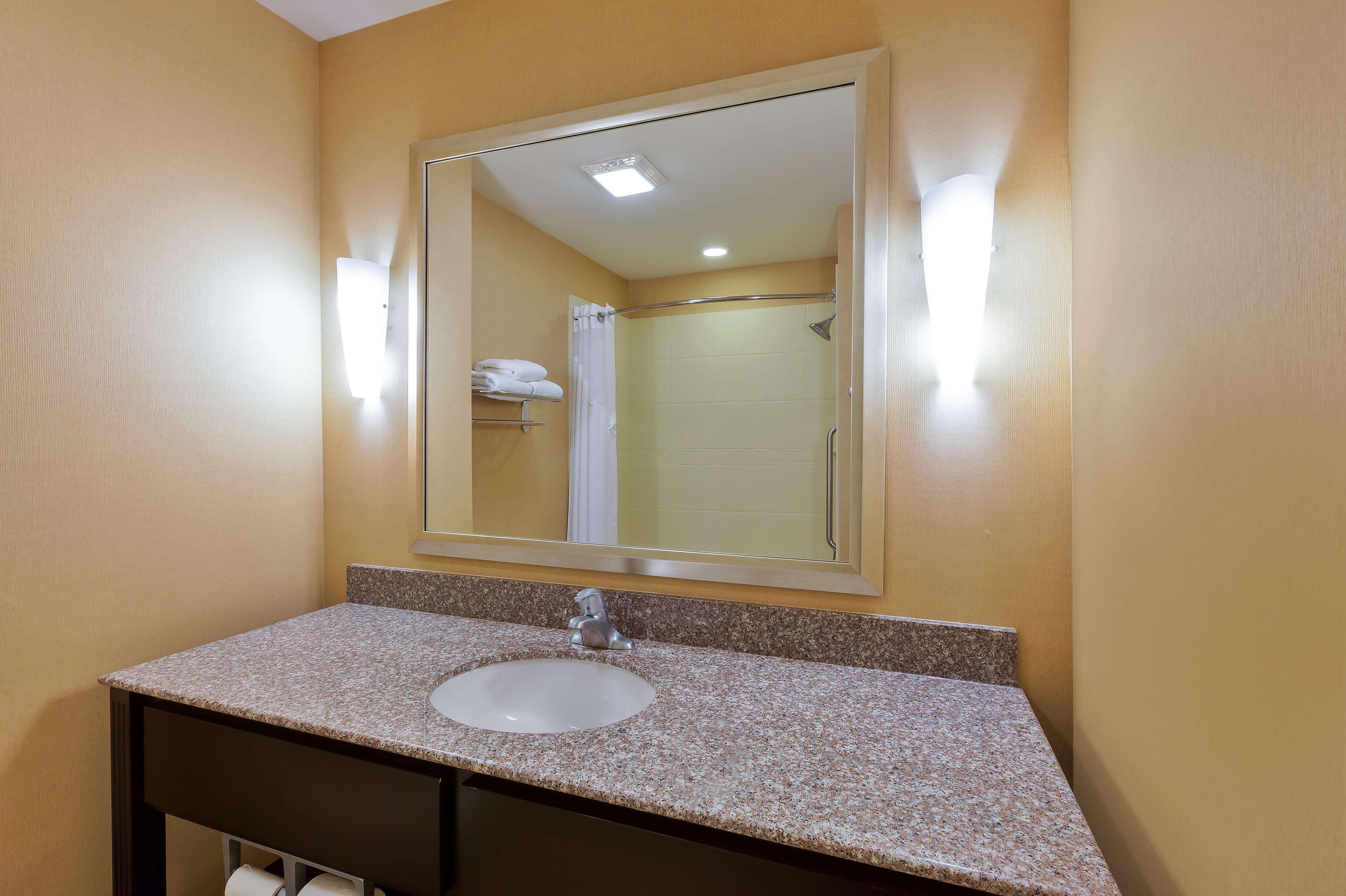 Holiday Inn Express And Suites Alpine By Ihg Екстериор снимка