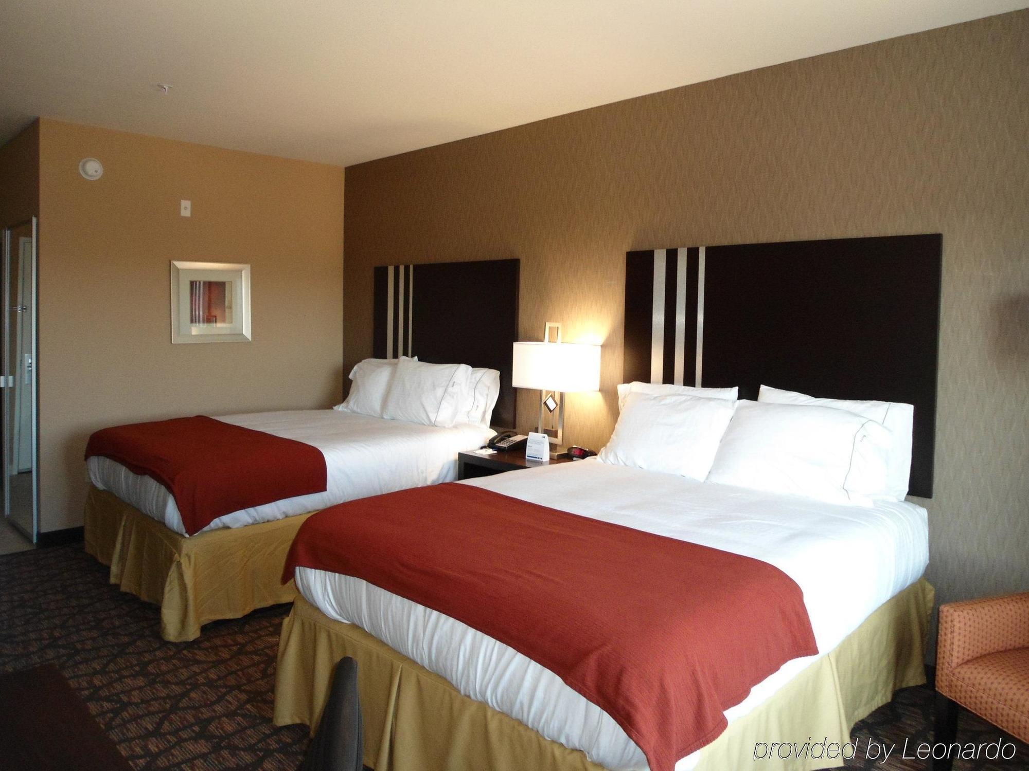 Holiday Inn Express And Suites Alpine By Ihg Стая снимка